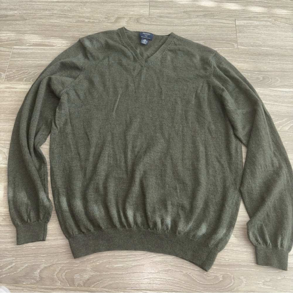 Brooks Olive V-Neck Sweater for Men XL